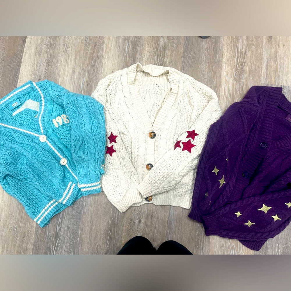 TS cardigans!! Authentic!
1989 xs/sm
Red md/lg
Speak now md/lg